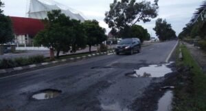 Belum Setahun, Jalintim OKI Sudah Berlubang