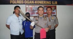 Kakak Bacok Musuh Adik Hingga Tewas
