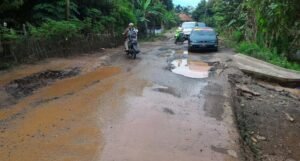 Pemborong Habis Modal, Pemeliharaan Jalan Pampangan Terhenti