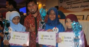 SD Binaan USAID Juara Utama Lomba Literasi Se Kota Makassar