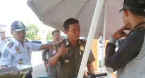 Satpol PP OKI Tertibkan Pedagang Kaki Lima