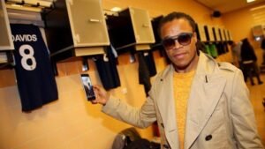 Edgar Davids Suka Makanan Indonesia