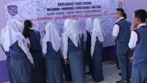 Ribuan Siswa SMAN 10 Deklarasikan Lawan Narkoba dan Seks Bebas