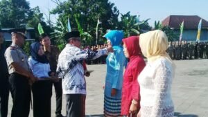 Banyak SKPD Mangkir Saat Upacara Plt Bupati Berang