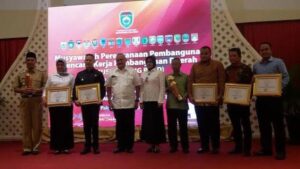 Berkontribusi Dimasyarakat, PT Sampoerna Agro Raih CSR Sriwijaya Award