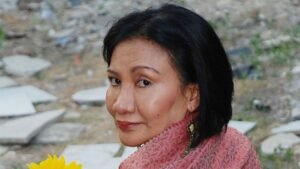 Ratna Tantang Ahok, Pasang Badan Bela Warga Luar Batang