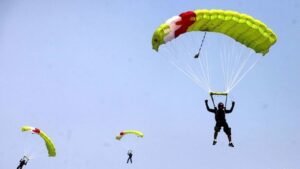 Penerjun Payung Wanita Tewas Usai Berlaga di Jogja Air Show