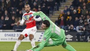 Walcott Diklaim Tidak Pantas Perkuat Inggris