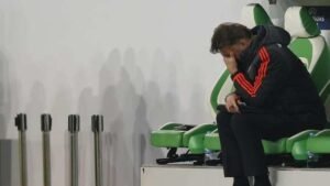 Moyes Minta MU Tak Pecat van Gaal