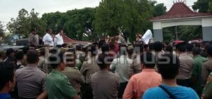 Sering Byar Pet Warga Empat Kecamatan di OKU Demo