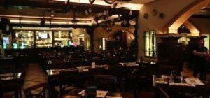 Tradisi ‘Pencarian Bakat’ Musisi di Pisa Cafe