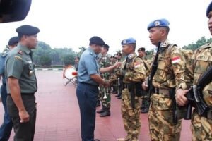 TNI Berangkatkan 175 Personel Satgas Kompi Zeni ke Kongo