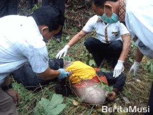 Depkolector Ditemukan Tewas Bersimbah Darah