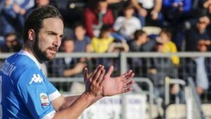 Higuain Bawa Napoli Perkasa di Puncak Klasemen