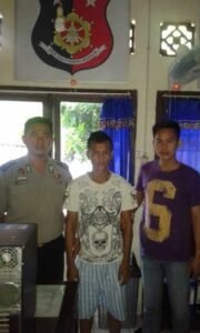 Cemburu Siswa SMU Ini Tikam Teman Rivalnya Hingga Tewas