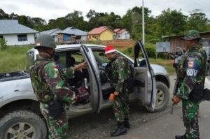 Satgas Yonif 406/CK Gelar Operasi Sweeping Simpatik