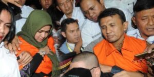 Gatot Pujo dan Evy Susanti Jalani Sidang Perdana di Pengadilan Tipikor