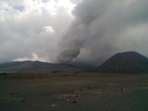 Wisatawan dan Warga Diimbau Tak Dekati Bromo