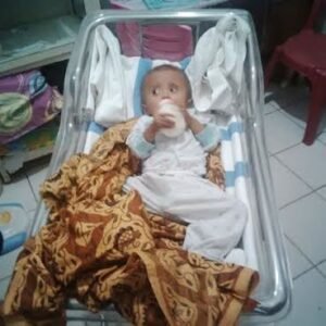 Warga Temukan Bayi di Dekat Rel Kereta Api