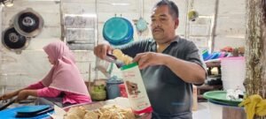 Menelisik Pembuat Keripik Tempe di Kabupaten OKU