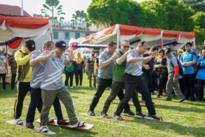 Pj Bupati Main Terompah Panjang sebagai tanda Dimulainya Rangkaian Lomba dalam Rangka