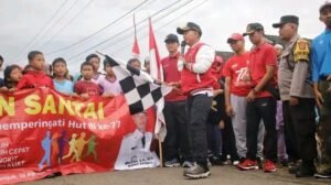 Bupati Bangka, Ikuti Jalan Santai Bersama Masyarakat Balunijuk