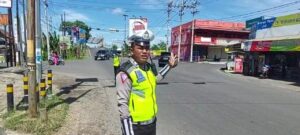 Cegah Kemacetan Satlatas Polres OKU Lakukan Rekayasa Lalulintas