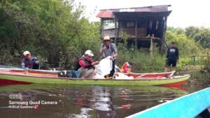 Jaga Ekosistem Sungai, Pemdes Lumpatan II Tebar 10.000 Benih Ikan