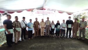 Wali Kota Pangkalpinang Serahkan Sertifikat PTSL Tahun 2022