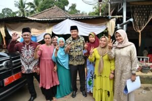 Cik Ujang Siapkan 11 Ambulan untuk Desa