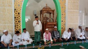 Wali Kota Molen Shalat Jumat Perdana di Masjid Al-Mizan