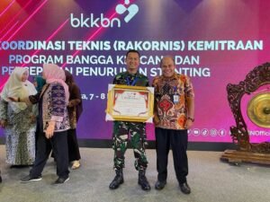 Danlanud H. AS Hanandjoeddin Terima Penghargaan dari BKKBN
