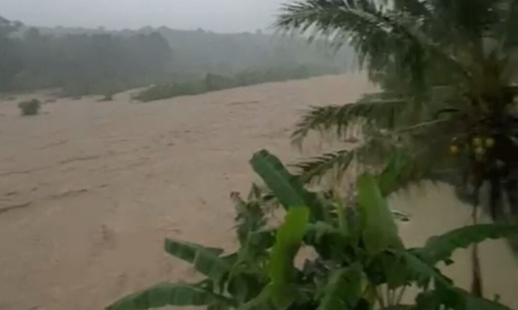 Rusaknya Hutan di Kawasan DAS Diduga Menjadi Penyebab Banjir Bandang di Lahat