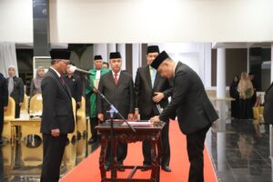 Pj Bupati Apriyadi Lantik Pejabat di Lingkungan Pemkab Muba