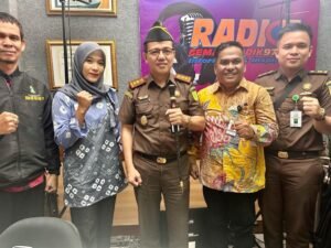 Melalui Program &ldquo;Jaksa Menyapa&rdquo; Kajari Muba Live Podcast di RGR Sapa