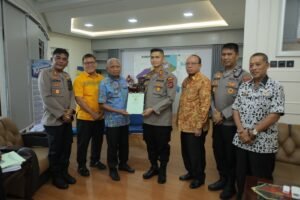 Bupati Serahkan Sertifikat Tanah Kepada Polres Asahan
