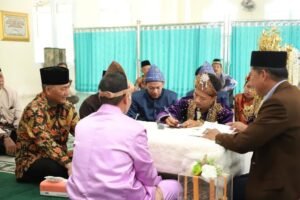 Pj Bupati Apriyadi jadi Saksi Akad Nikah Petugas Kebersihan