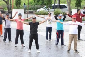 Jaga Kebugaran Tubuh, Pj Bupati Apriyadi Senam Sehat Bersama Lansia