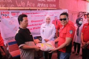 Pengurus Pajero Indonesia One Chapter Sriwijaya Bantu Korban Kebakaran