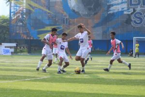 Ini Potret Anak Muda Indonesia Saat Latihan Bola Bersama Para Legenda Sepak Bola
