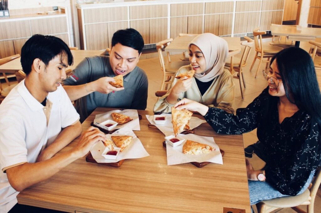Pizza Hut Meluncurkan Inovasi Terbaru "Pizza Melts" yang Lezat dan Praktis