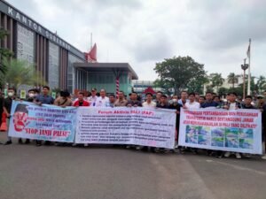 Aktivis dan Mahasiswa PALI Unjuk Rasa Menuntut Larangan Angkutan Batu Bara